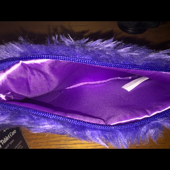 Purple shaggy tablet case - Picture 2 of 3